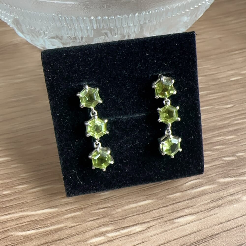 ペリドット　カラーストーン　ピアス