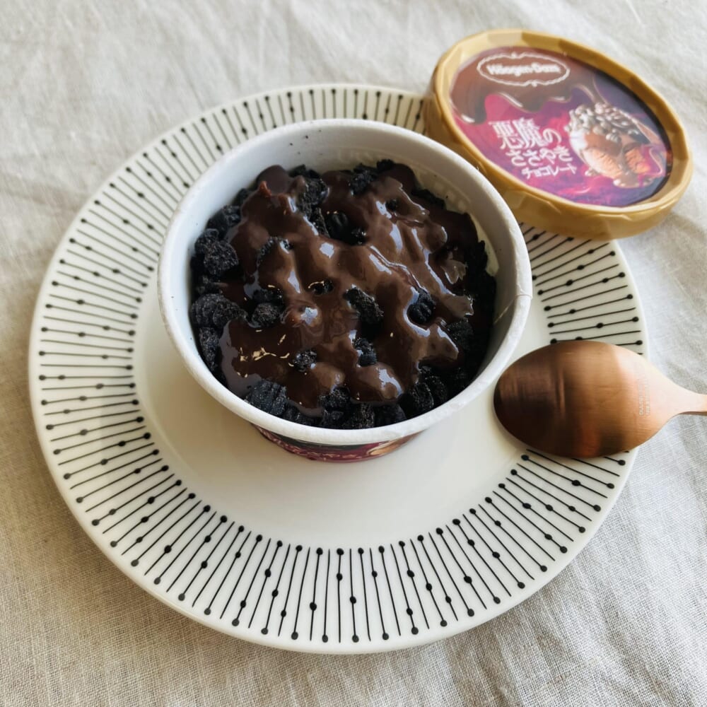 【ハーゲンダッツ】悪魔のささやき　チョコレートと天使のおさそい　ホワイトチョコレートどちらもお試し！