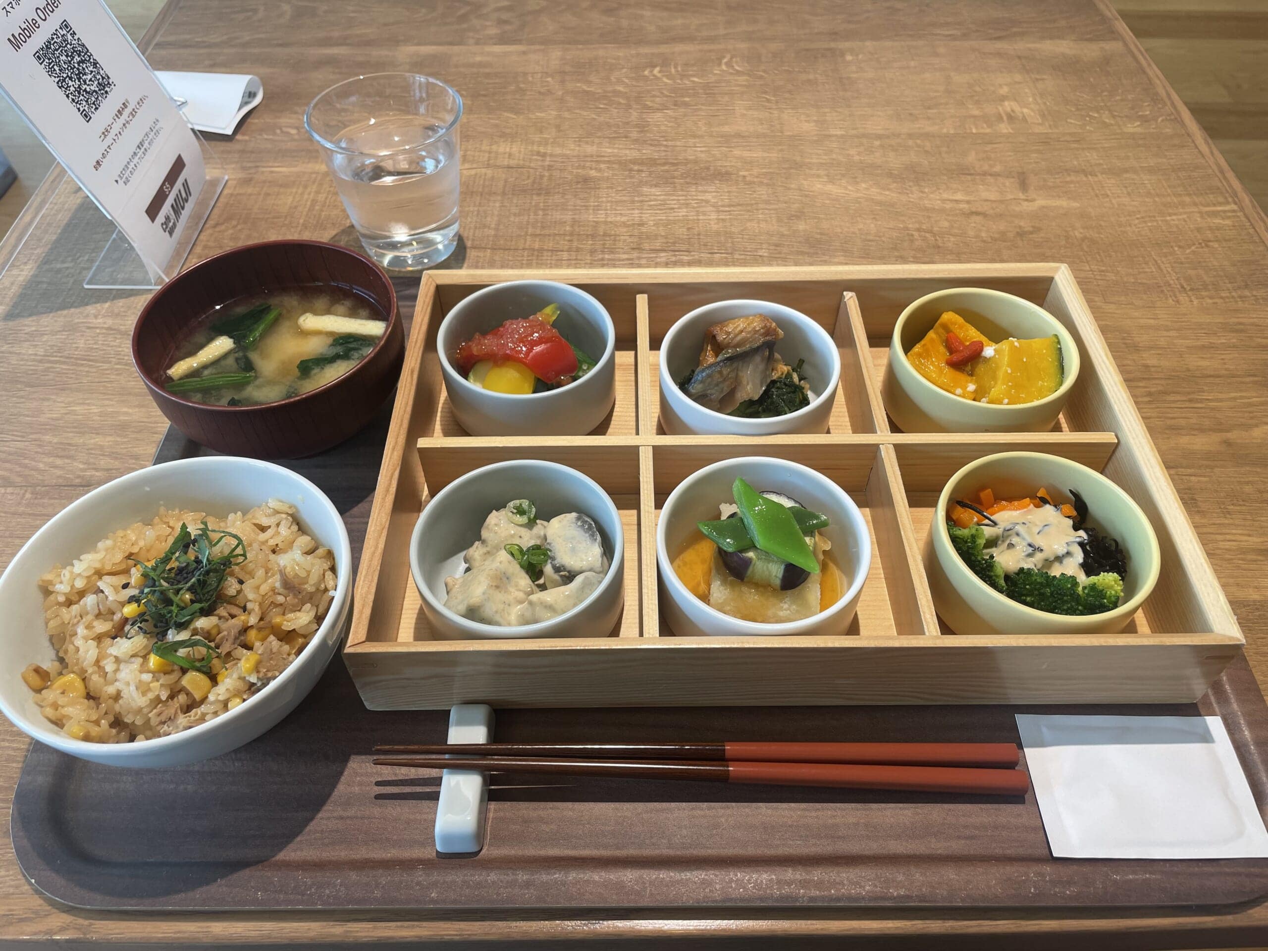 無印良品の院内カフェ限定、店舗オリジナルメニューの「季節の発酵お膳」写真【その2】