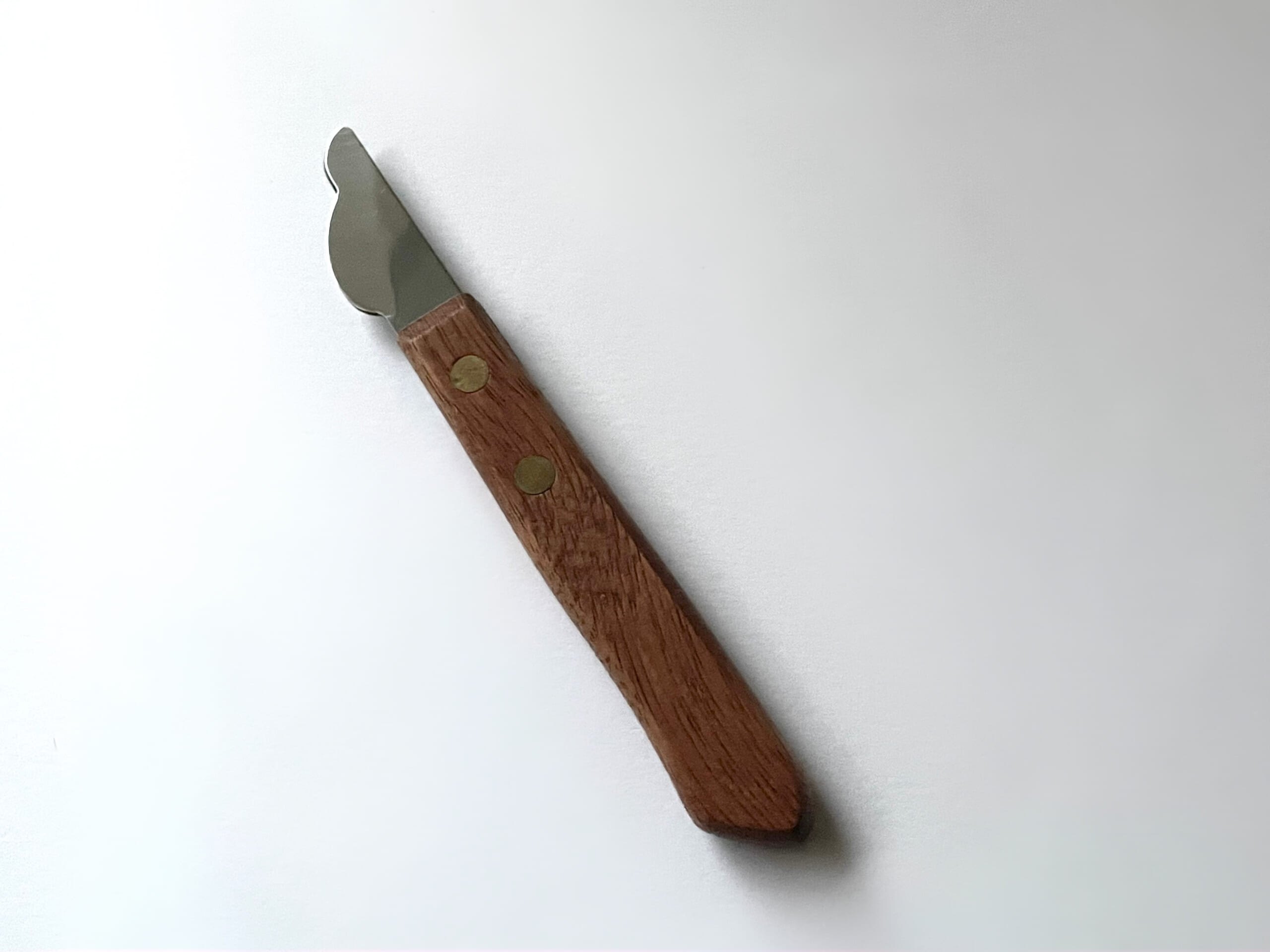 セリアの「栗とオレンジの皮むき」商品写真【その2】。パッケージから出した、本体のみの写真。