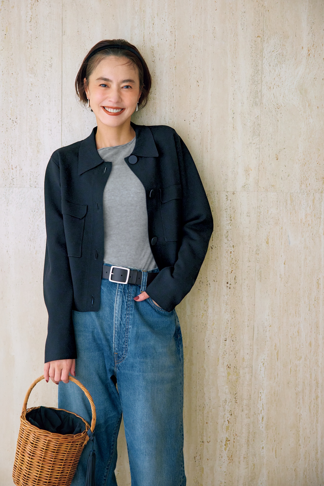 浅見れいなさんのLEE限定 12closet（トゥエルブクローゼット）【洗える】【福田麻琴さんコラボ】ミラノリブニットジャケット、LEE限定 12closet（トゥエルブクローゼット）【洗える】【福田麻琴さんコラボ】クルーネックシアーカットソー、LEE限定 RED CARD TOKYO（レッドカード トーキョー）【洗える】【福田麻琴さんコラボ】Crepe DenimとLEFIJE（レフィエ）【福田麻琴さんセレクト】3.5㎝幅スクエアバックルベルトのコーデ