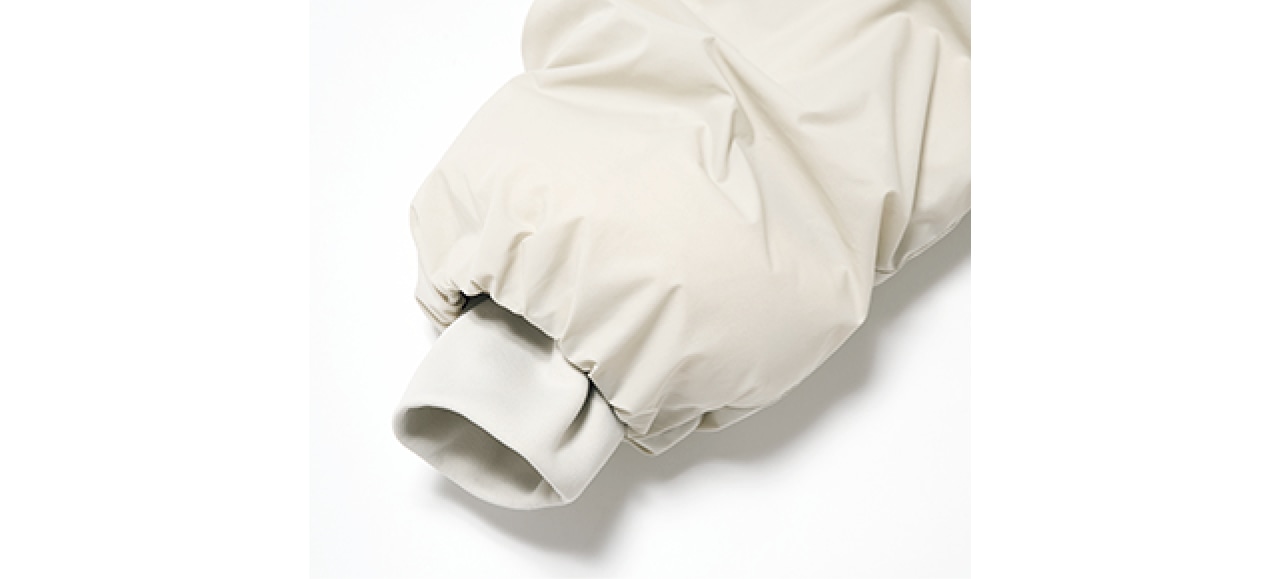 袖口の中にリブを追加することにより、冷気の入り込む隙間をなくし、暖かさをばっちりキープ。