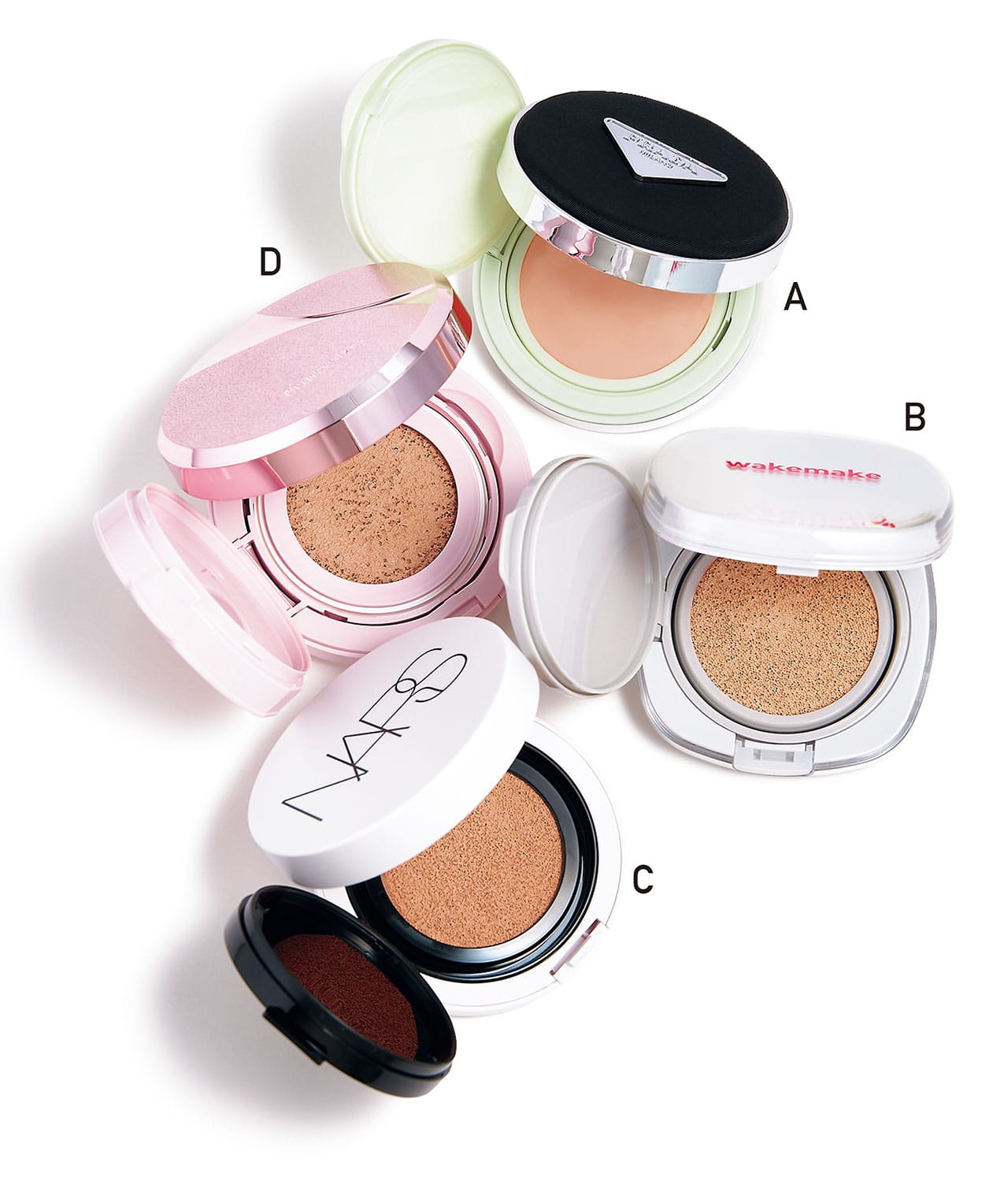 リヴィール メッシュ クッション ファンデーション SPF50＋・PA＋＋＋ 全4色￥11330（セット価格）／プラダ ビューティ　シームレスウェアクッション SPF50＋・PA＋＋＋ 全4色￥2970／wakemake（CJ Olive Young Japan）　NARS ライトリフレクティング セラムクッションファンデーション SPF42・PA＋＋ 全8色￥8580（セット価格）／ナーズ ジャパン　プリマヴィスタ グローカバー クッション SPF11・PA＋＋ 全3色 レフィル￥3300・ケース￥1100（編集部調べ）／花王