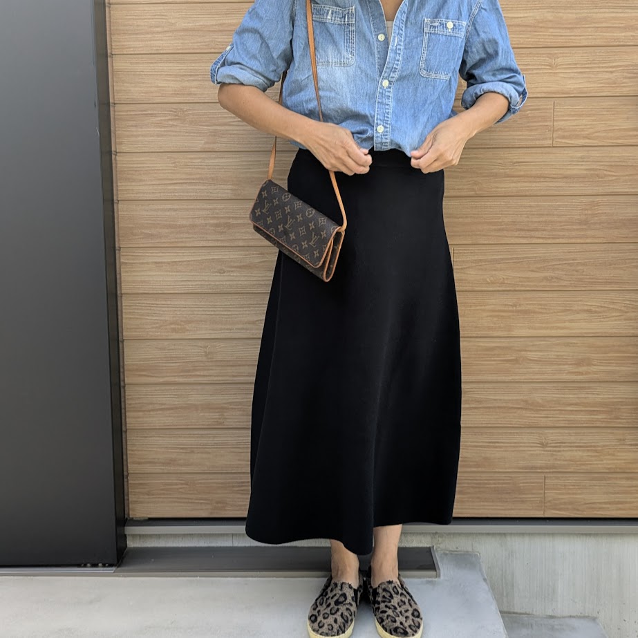 ユニクロコーデ　ルイヴィトン　デニムシャツ