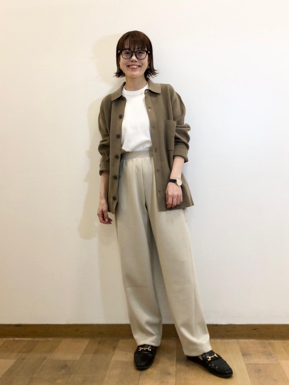 ミラノリブシャツカーディガン　ベージュコーデ