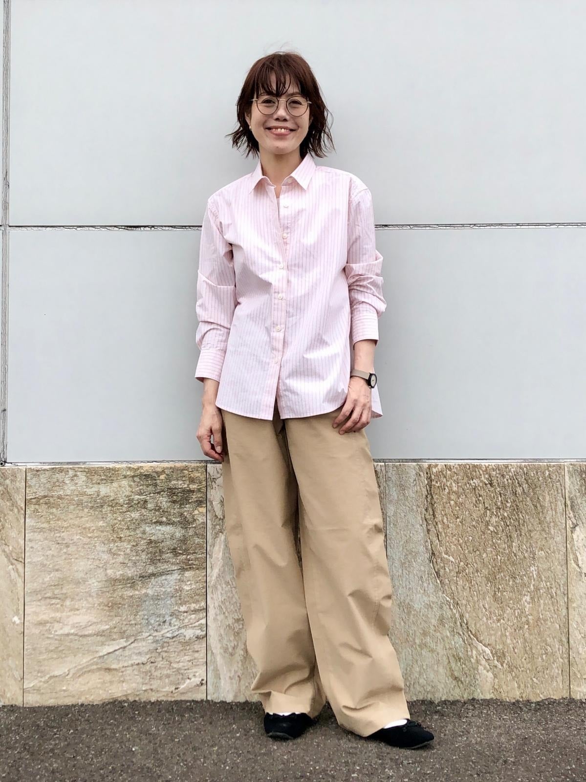 ユニクロ　コットンシャツ　ストライプのコーデ