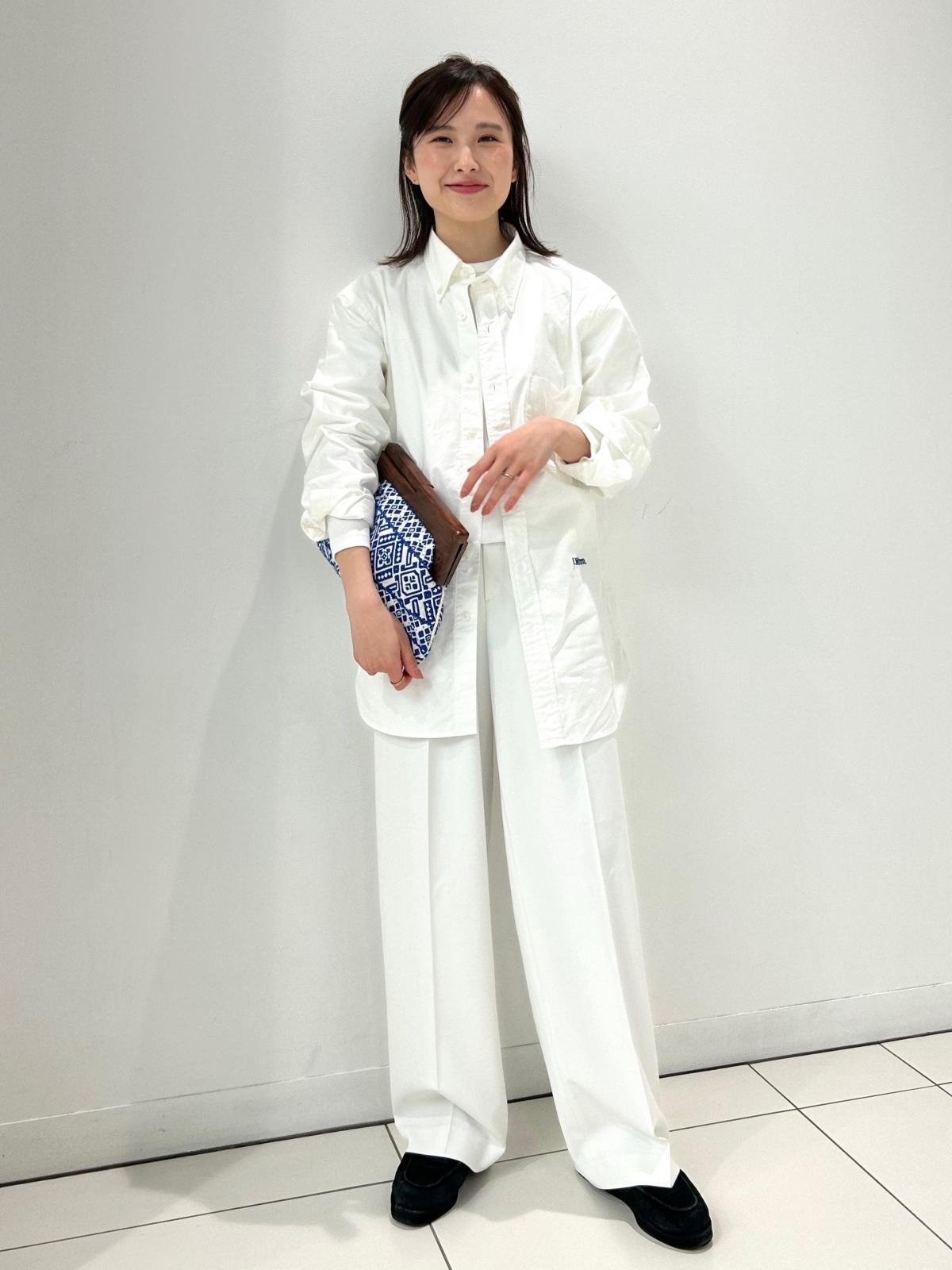 ユニクロ オックスフォードシャツ　ホワイトコーデ