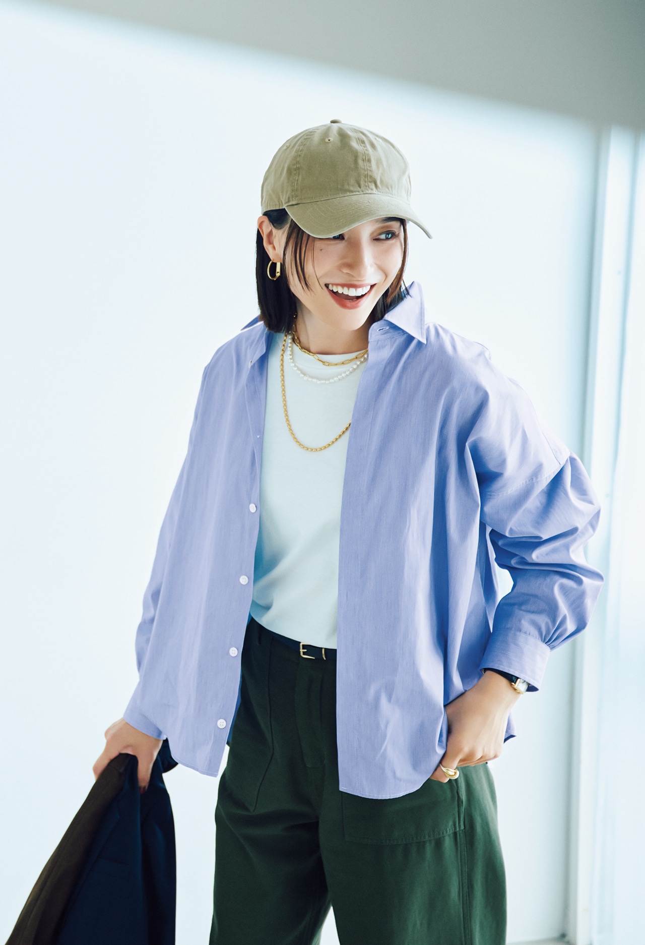 小濱なつきさんのLEE DAYS限定 DEAR DAYS（ディア デイズ）【洗える】バックフレアオーバーシャツのコーデ