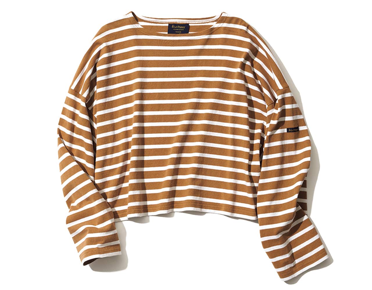 カットソー￥17600／ゲストリスト（ルミノア）