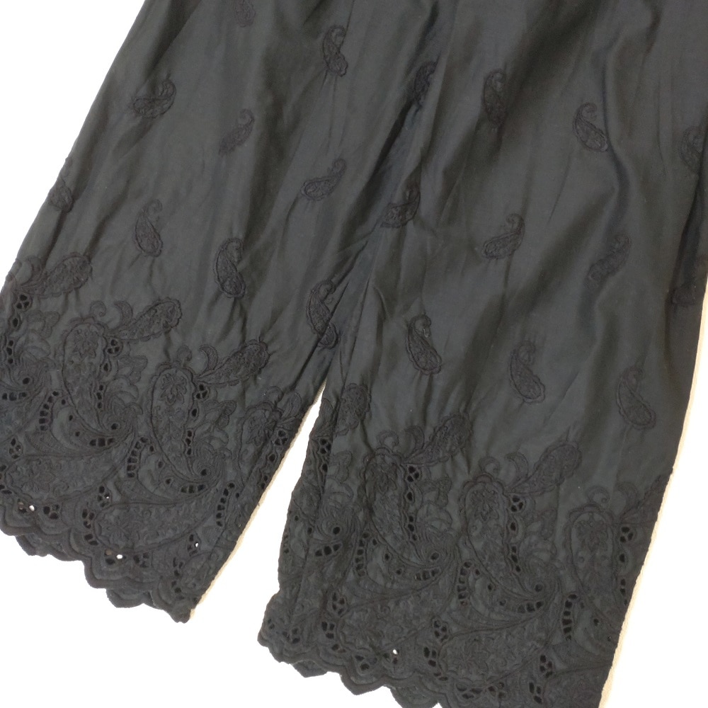 LEE100人隊が作ったフローラルパンツのレースの裾部分