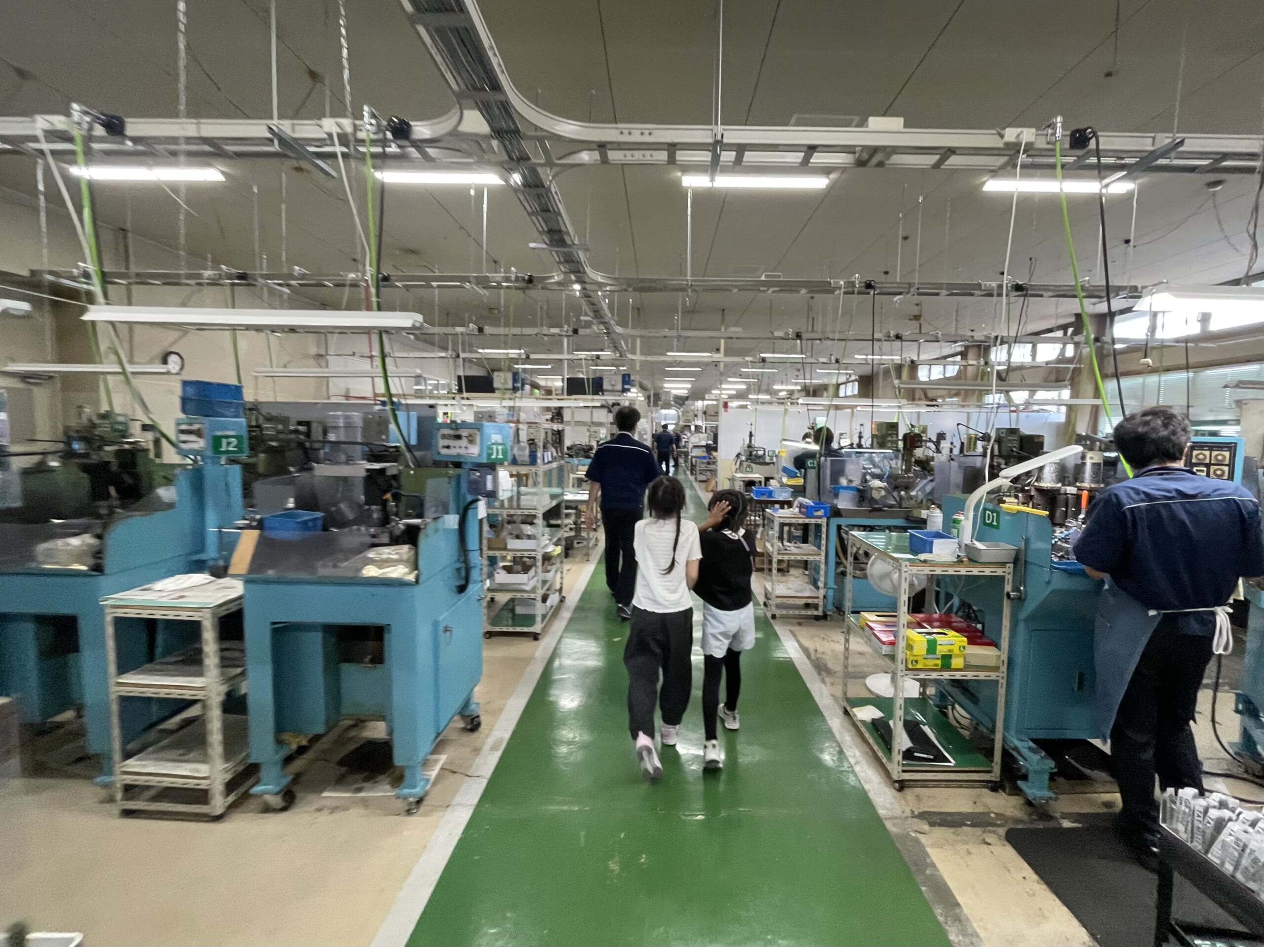 鯖江の眼鏡市場キングスター工場内の写真