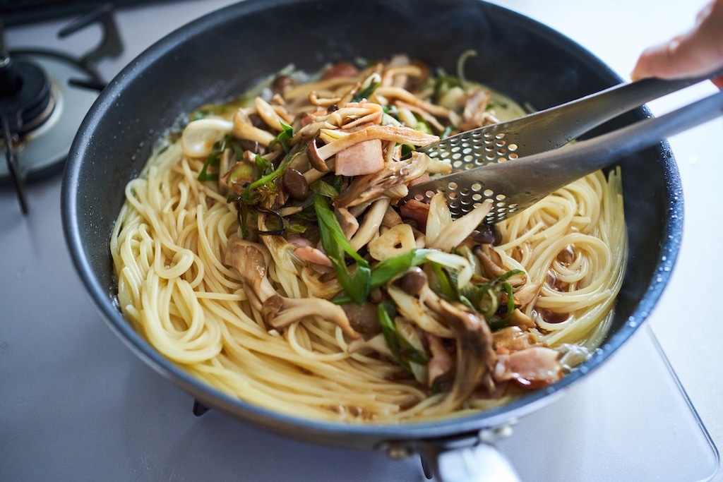 榎本美沙さん　たっぷりきのことねぎのお醤油パスタ