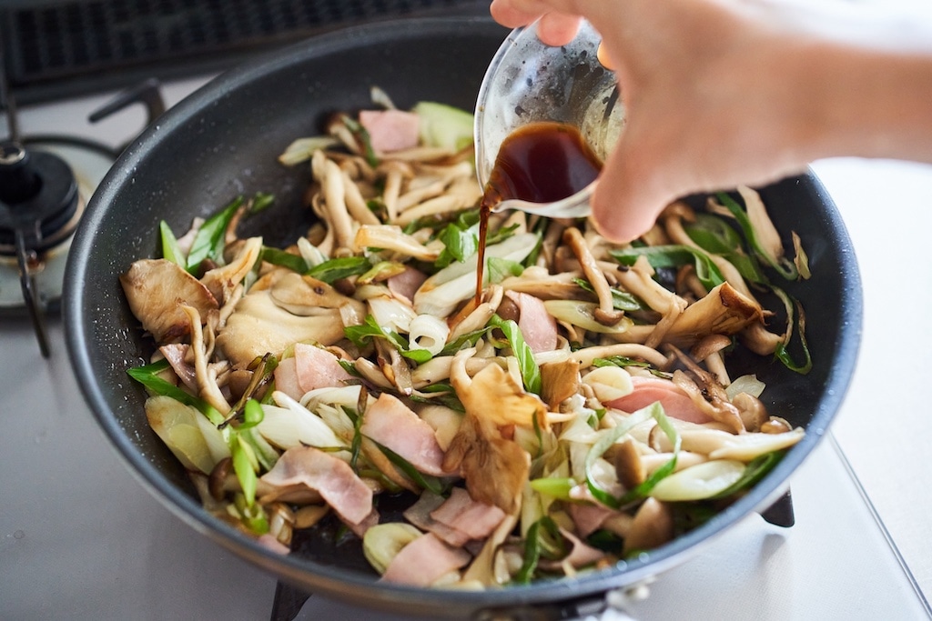 榎本美沙さん　たっぷりきのことねぎのお醤油パスタ