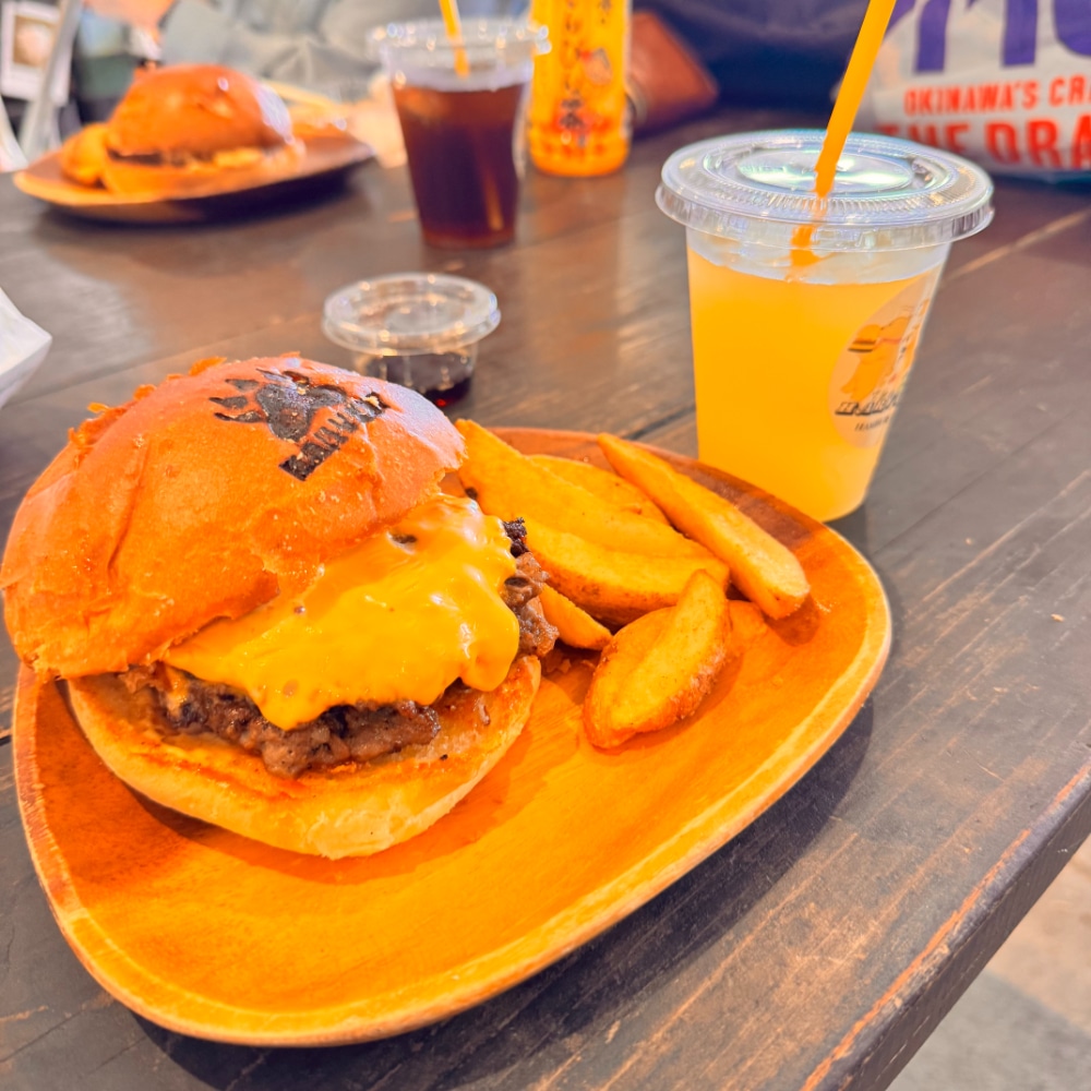 うるマルシェ　ハンバーガー