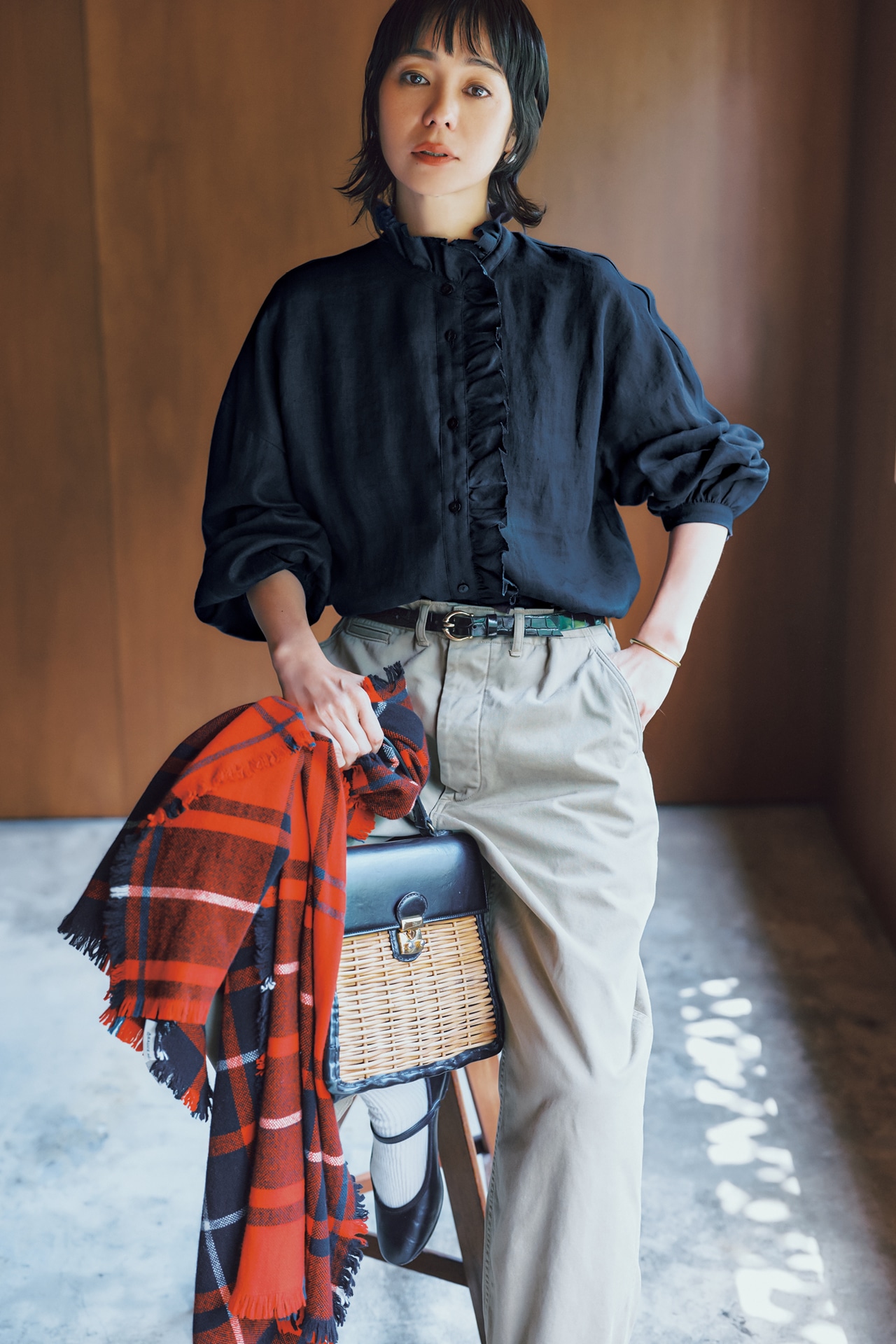 竹下玲奈さんの12closet（トゥエルブクローゼット）【洗える】【石上美津江さんコラボ】リネンフリルブラウスのコーデ