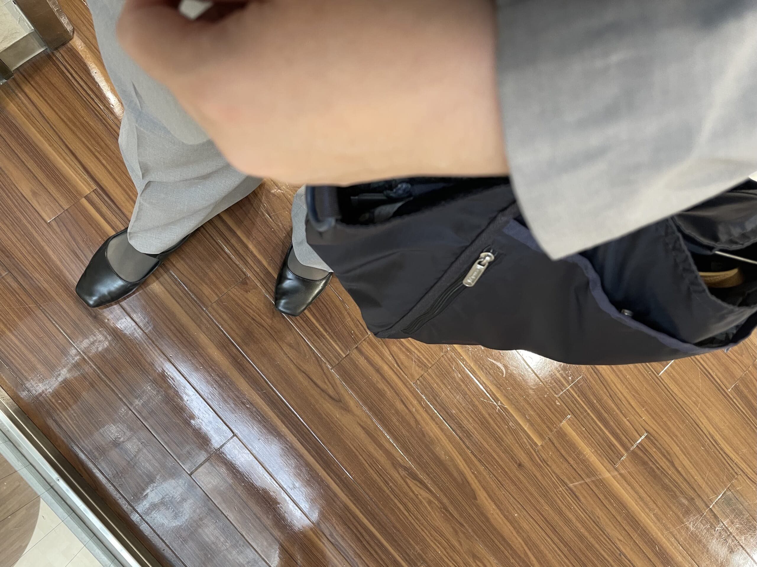 40代女性の2025年10月初旬コーデ、足元写真【その4】