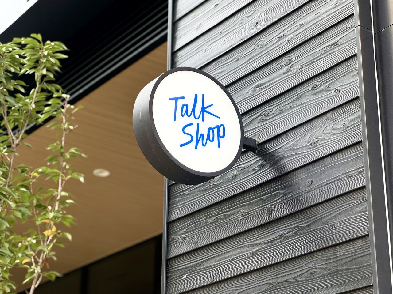 「キャプション by Hyatt 兜町 東京」TalkShop看板