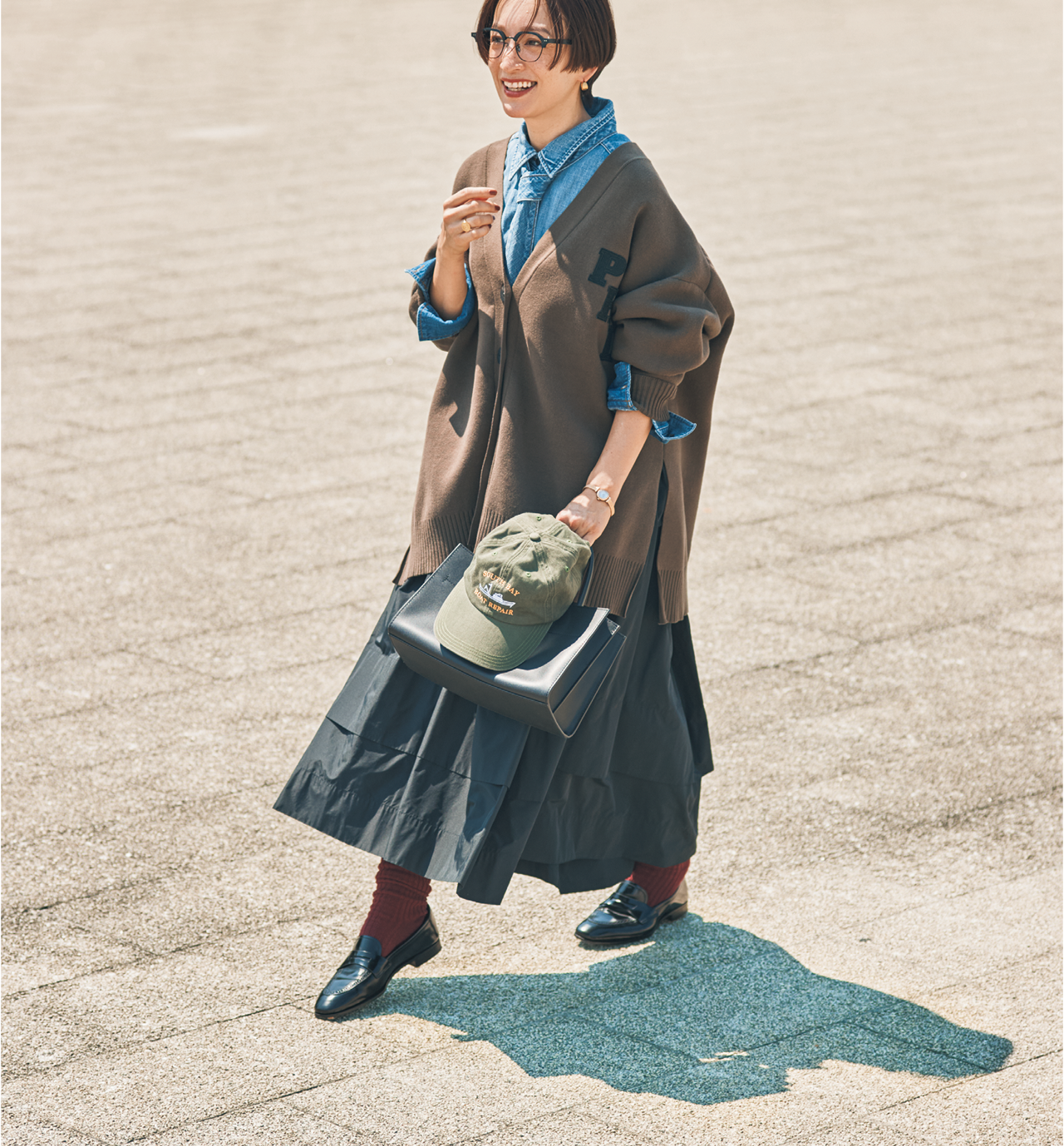 高山 都さんのChurch’sのローファーコーデ