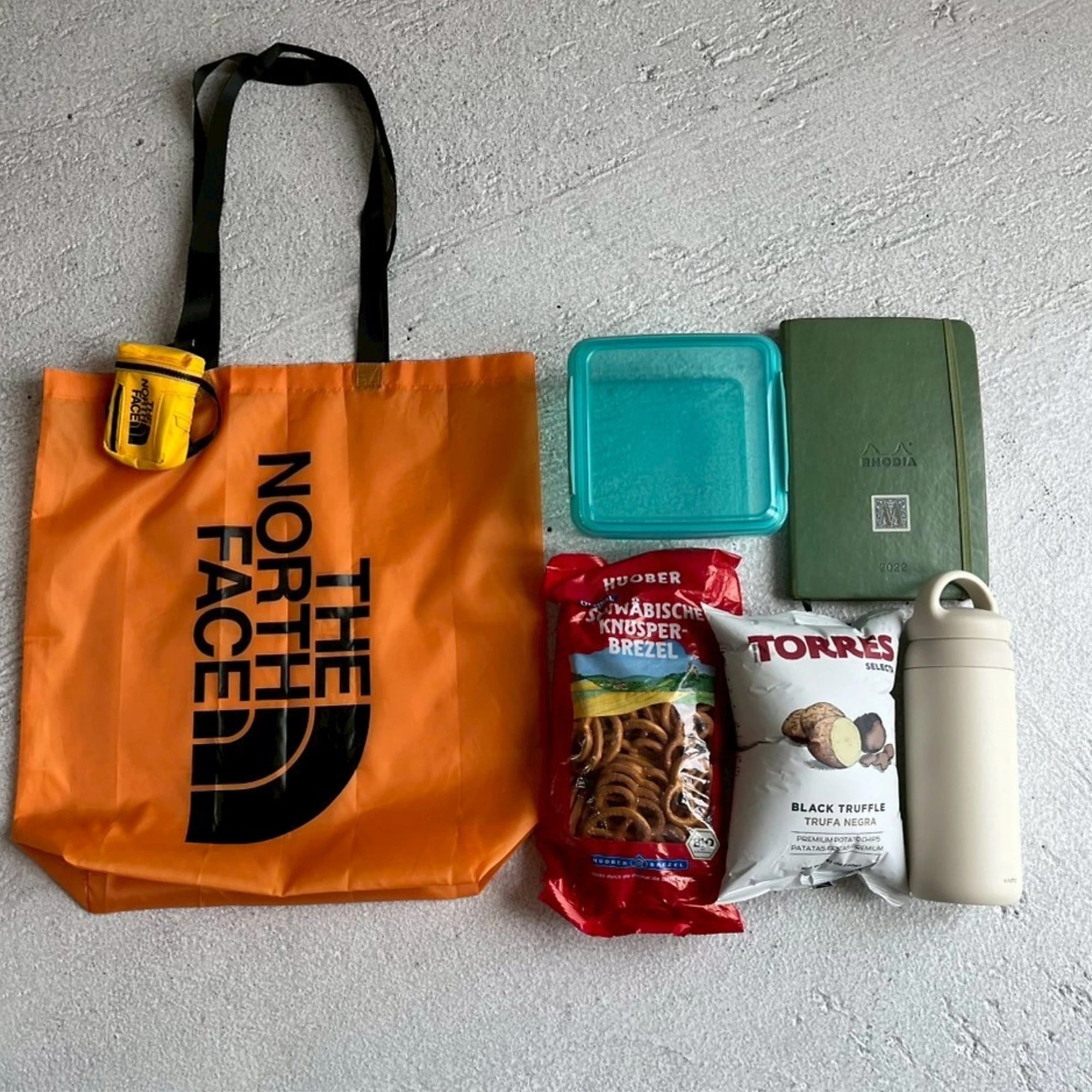THE NORTH FACE
BC Fuse Box Eco Tote（キーホルダー型エコトート）
￥6,600　エコバッグの中身　収納力