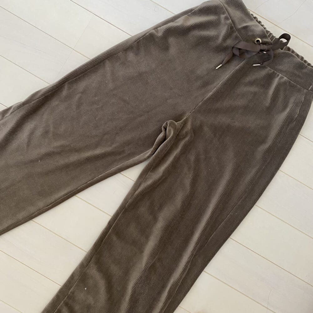 ブラウン　パンツ　コーデュロイ