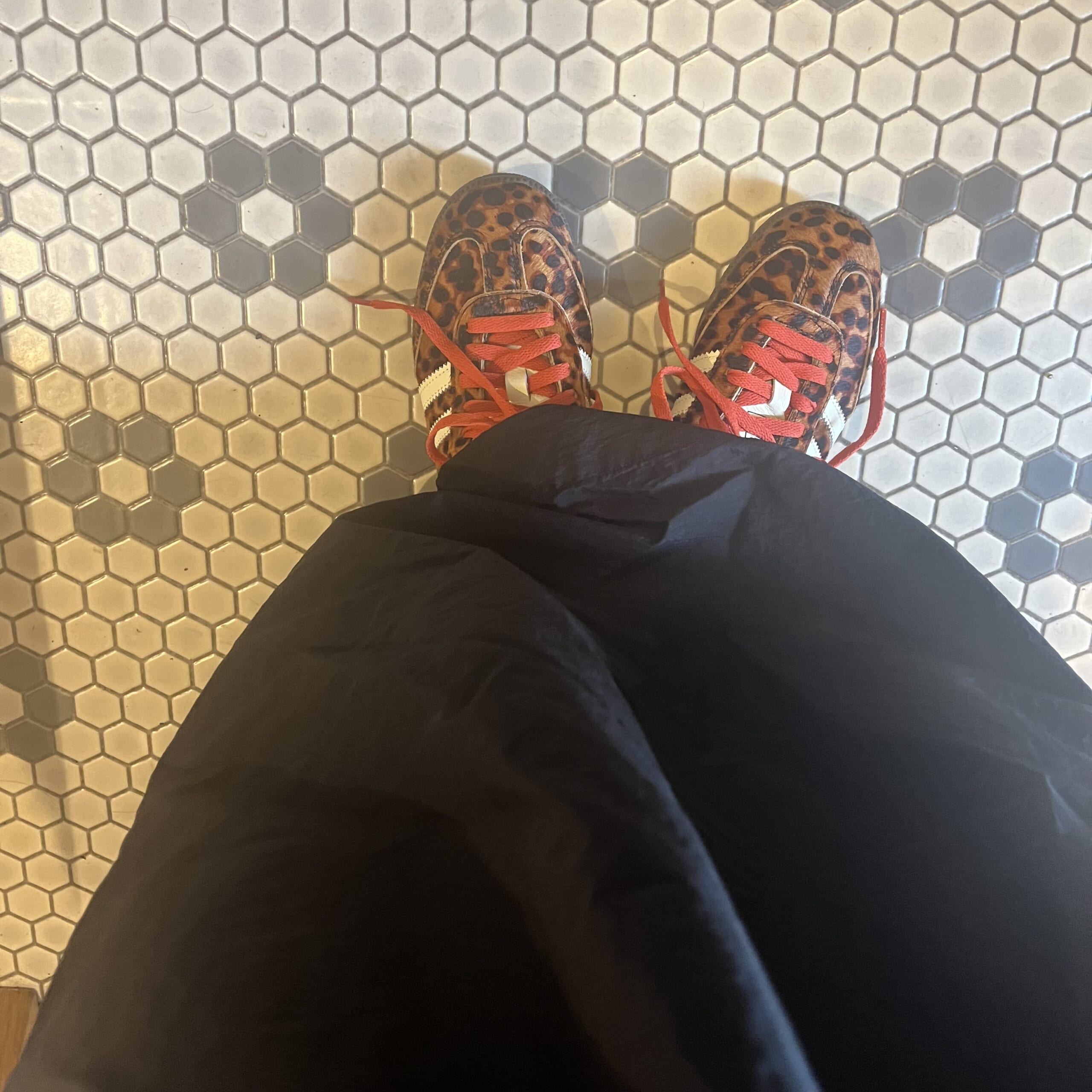 アディダスのサンバOG 履いたところ