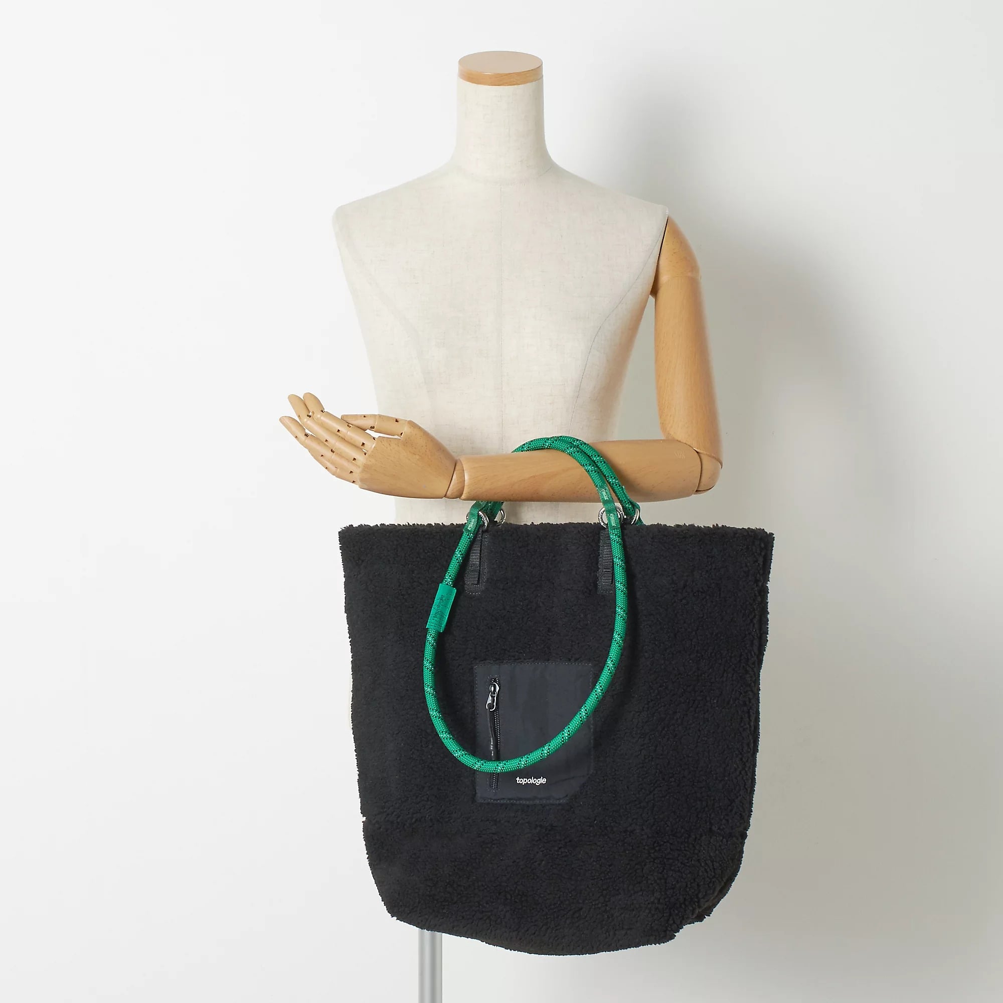 "topologie
【LEEオリジナルセット】ループトートバッグ（Fleece）
￥21,010"　ブラック