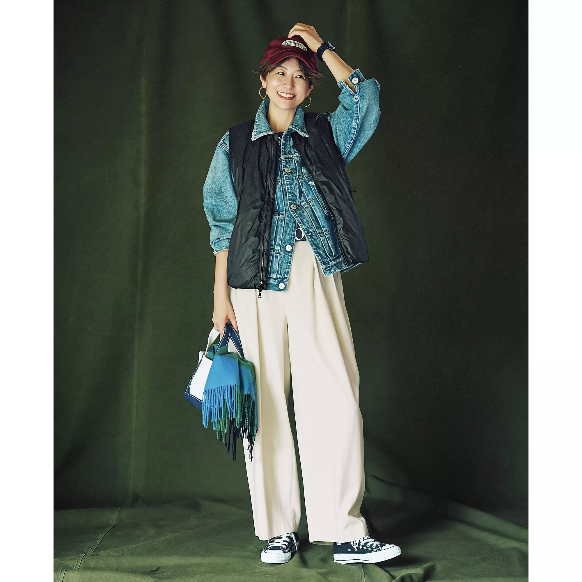 "TAION
【五明祐子さんコラボ】【洗える】REVERSIBLE CHINA BUTTON INNER DOWN VEST
￥11,000"　五明さん着用