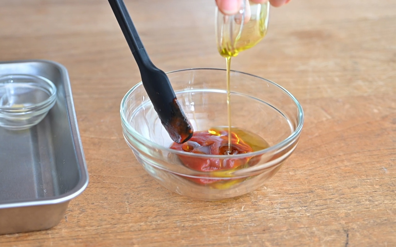 ケチャップドレッシングの材料を全て入れて混ぜ