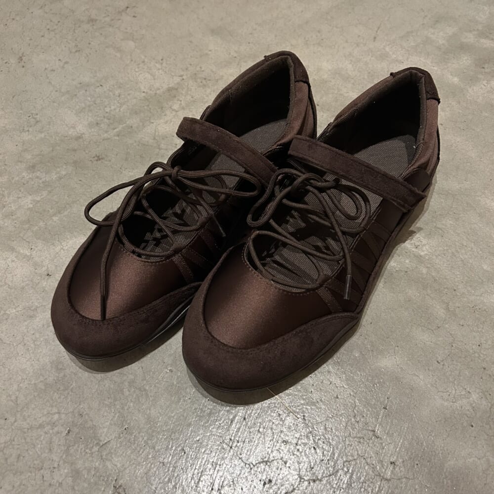 レースアップバレエスニーカー ジーユー ブラウン