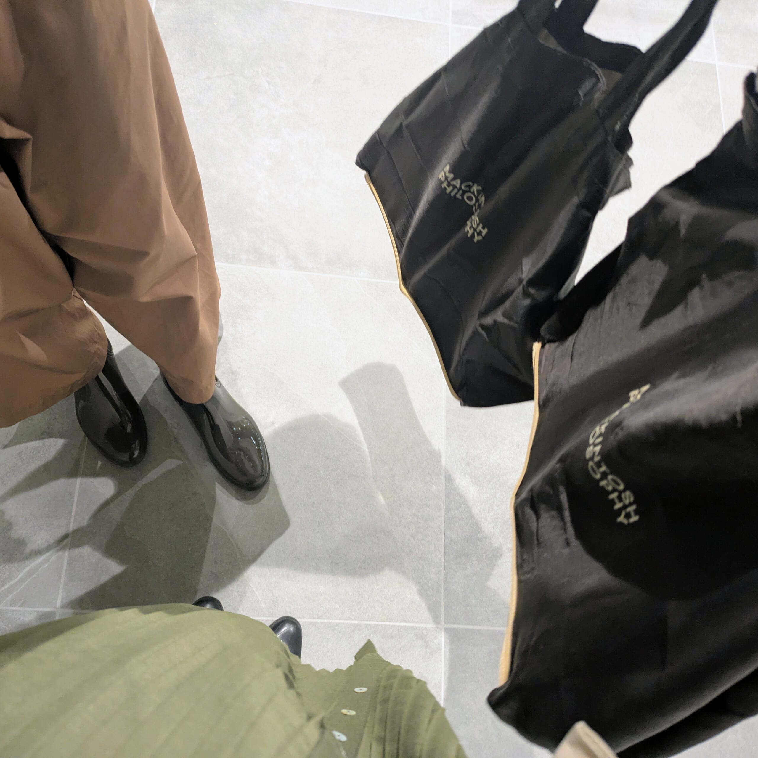 LEEの付録のエコバッグをお揃いで持ってきていた！