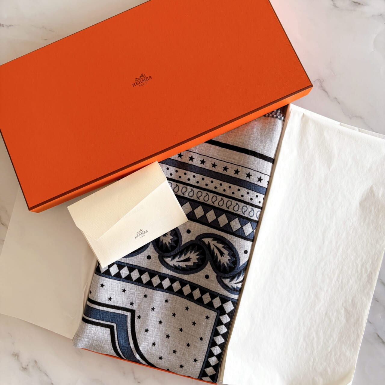 エルメス　カレジェアン バンダナ