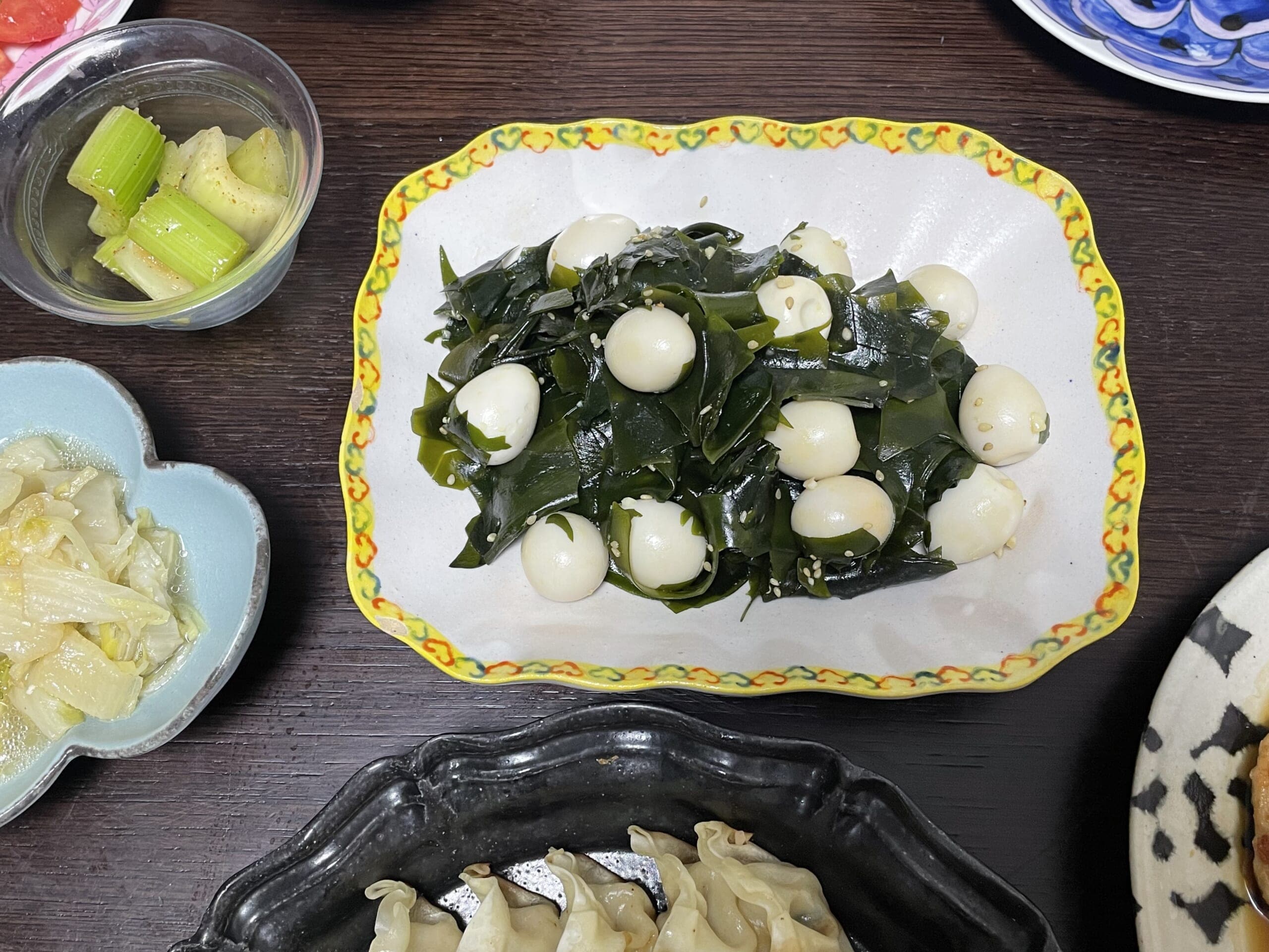 コウケンテツさんのレシピ「ワカメとウズラの卵の炒めナムル」を40代主婦が作ってみた写真。