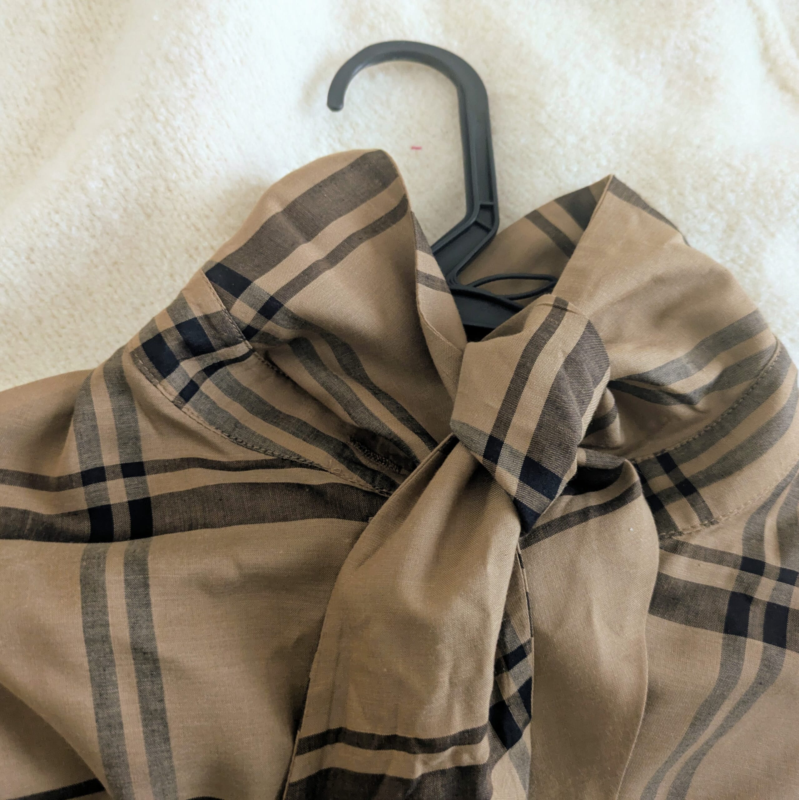 LEE100人隊が買ったチェック柄のボウタイブラウス