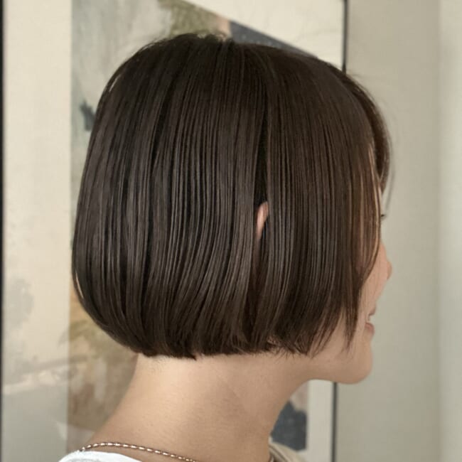 30代ママ　ボブ　前下がりパツッとボブ