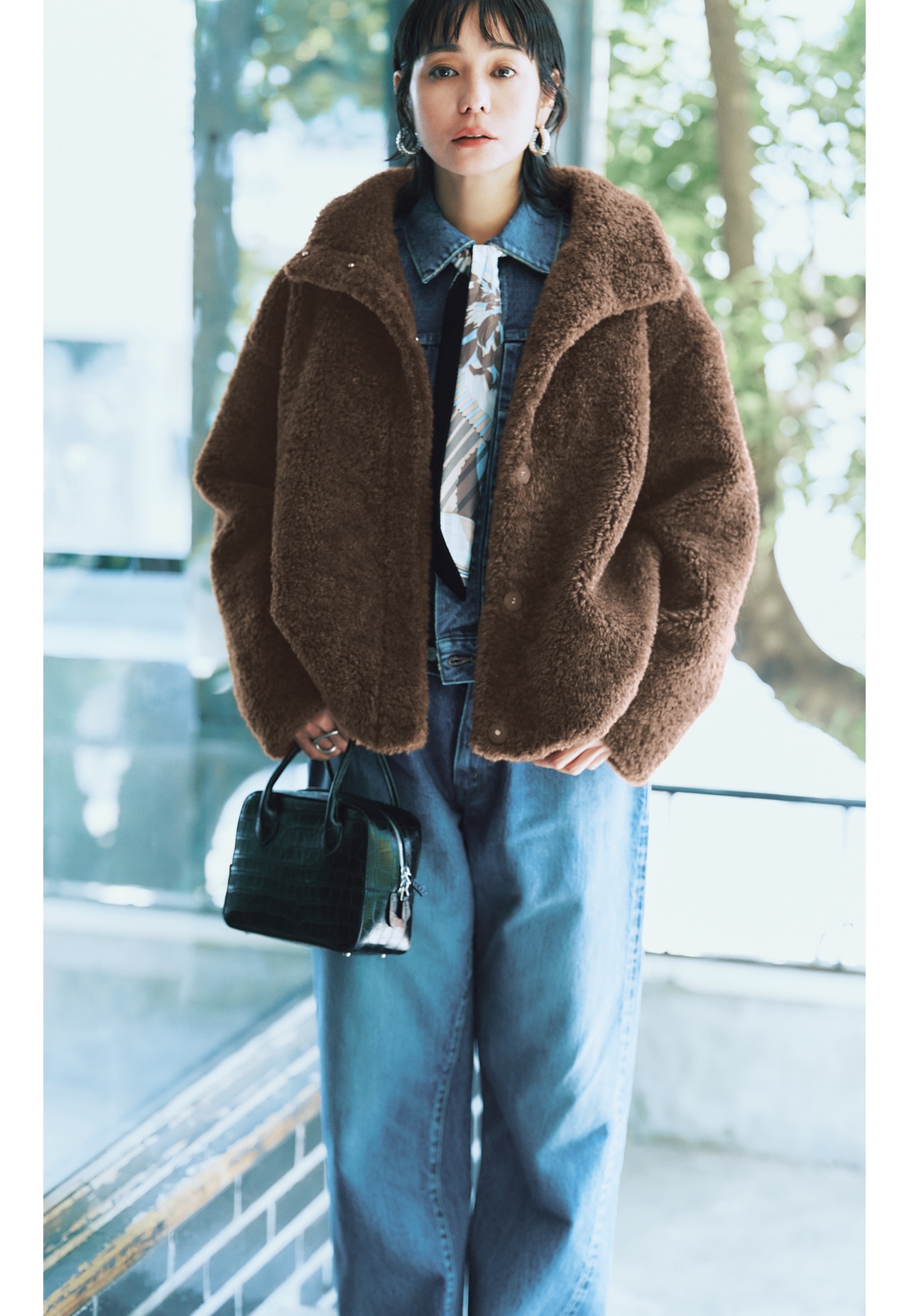 竹下玲奈さんのMICA & DEAL（マイカ　アンド　ディール）stand collar boa bzのコーデ