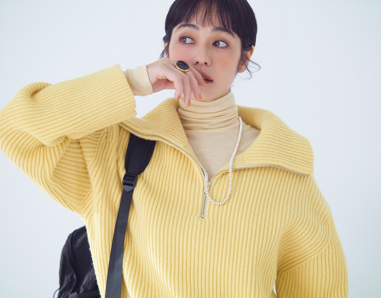 ニットとシアートップス、のコーデ 竹下玲奈さん