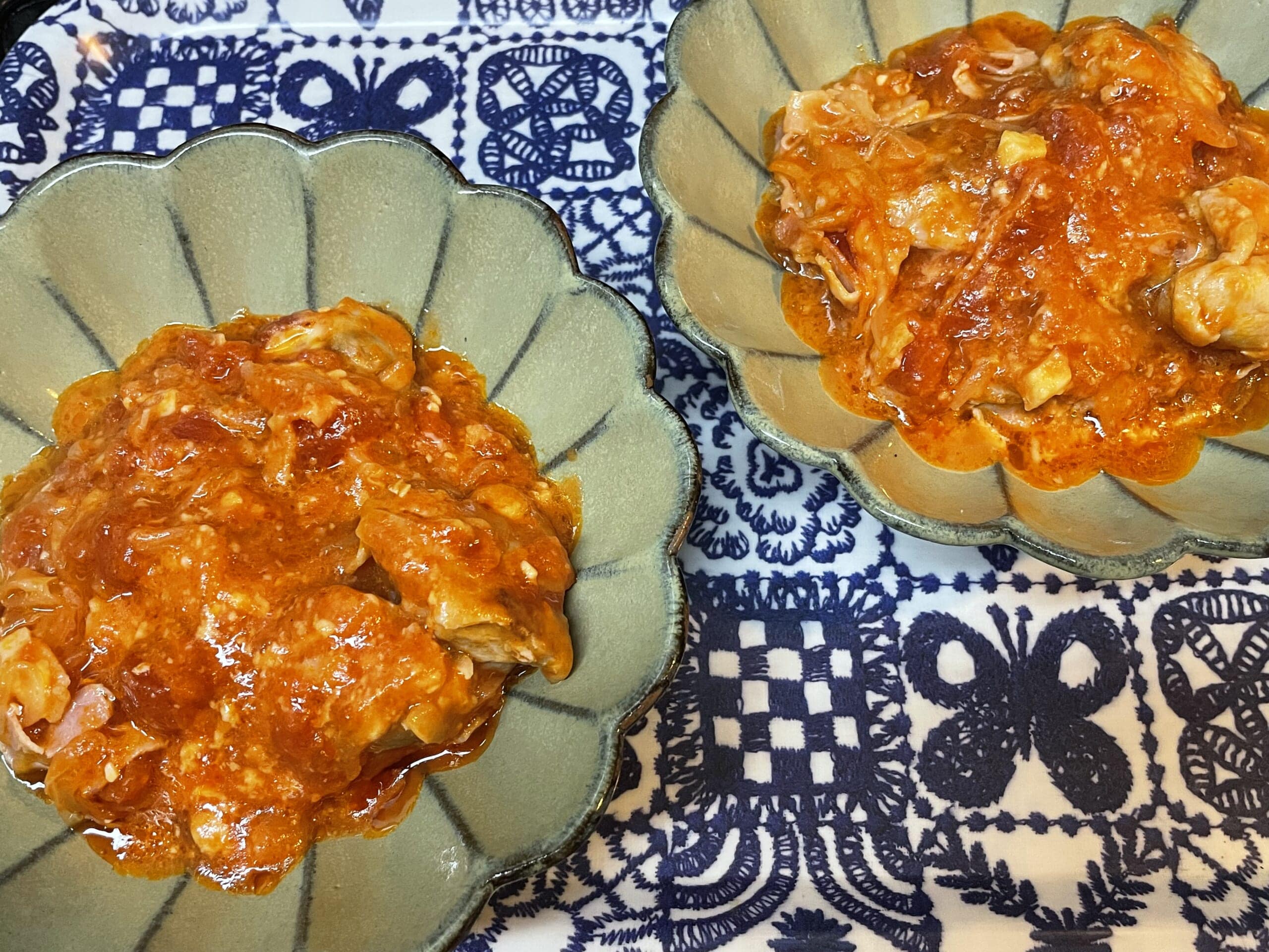 コウケンテツさんのレシピ「チキンのうま味トマト煮」を40代主婦が作ってみて、器に盛り付けた写真