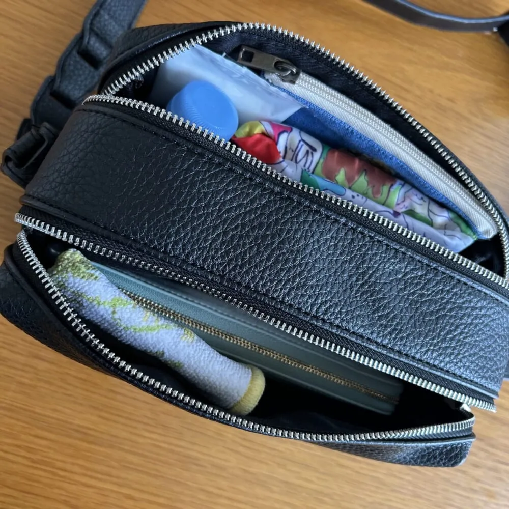 ゆかりんごさん　ボディバッグの中身　入れたところ　