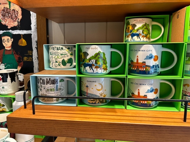 ベトナム・フーコック島限定のスターバックスマグカップの写真