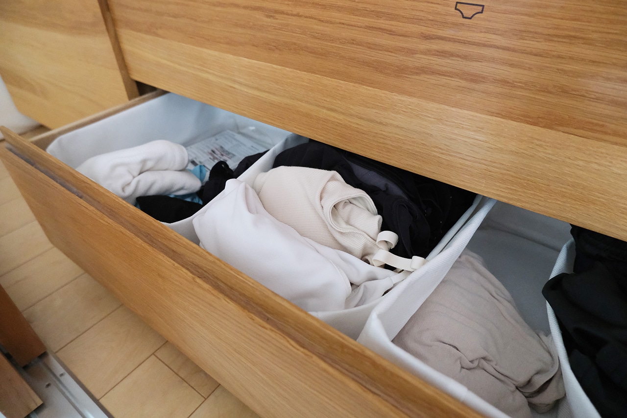 高さが変えられる不織布仕切ケース・中・２枚入り　使用シーン