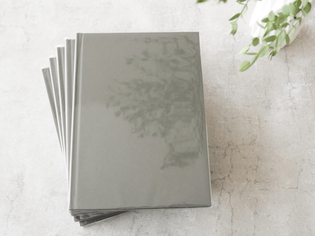 無印良品「ハードカバーアルバム」ダークグレー