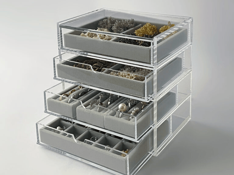 無印良品「重なるアクリルケース２段フタ付引出」「重なるベロアケース縦　アクリルケース用」アクセサリー収納例