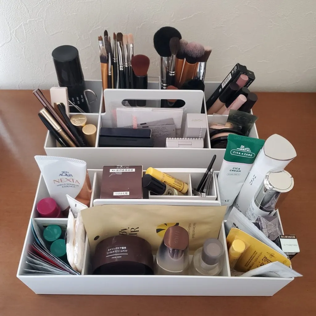 無印良品「再生ポリプロピレン入り収納キャリーボックス・ワイド」メイクボックス使用例