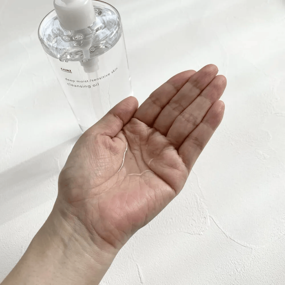 カインズ「高保湿 敏感肌用 クレンジングオイル」手に出したところ