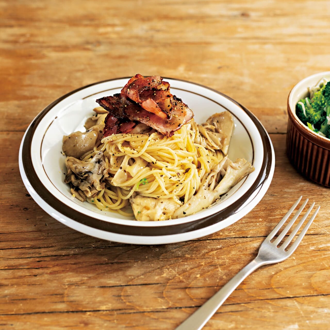 コウケンテツさんの「ベーコンとまいたけのにんにくじょうゆパスタ」