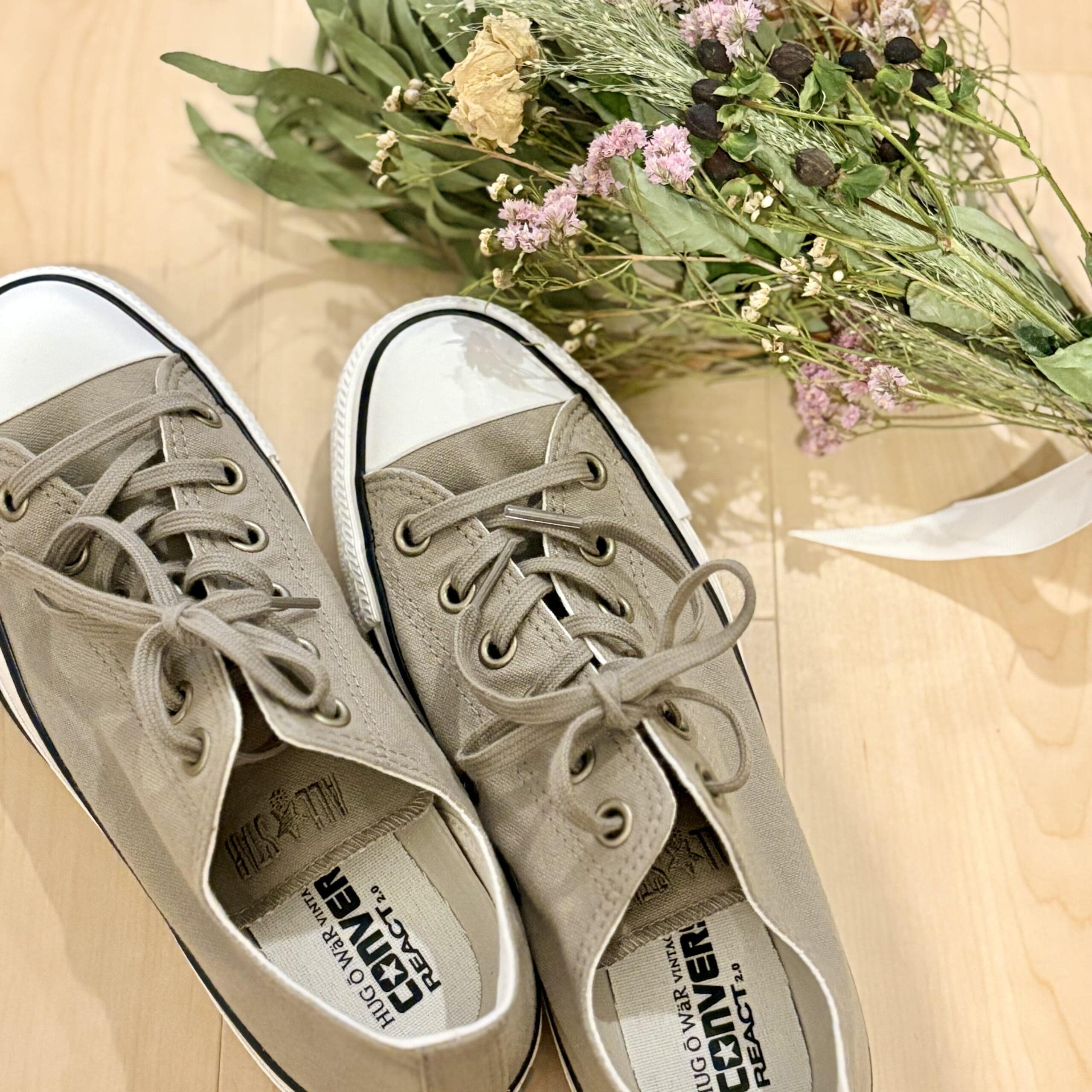 雅姫さん×CONVERSE】グレージュのスニーカーを買いました！LEE