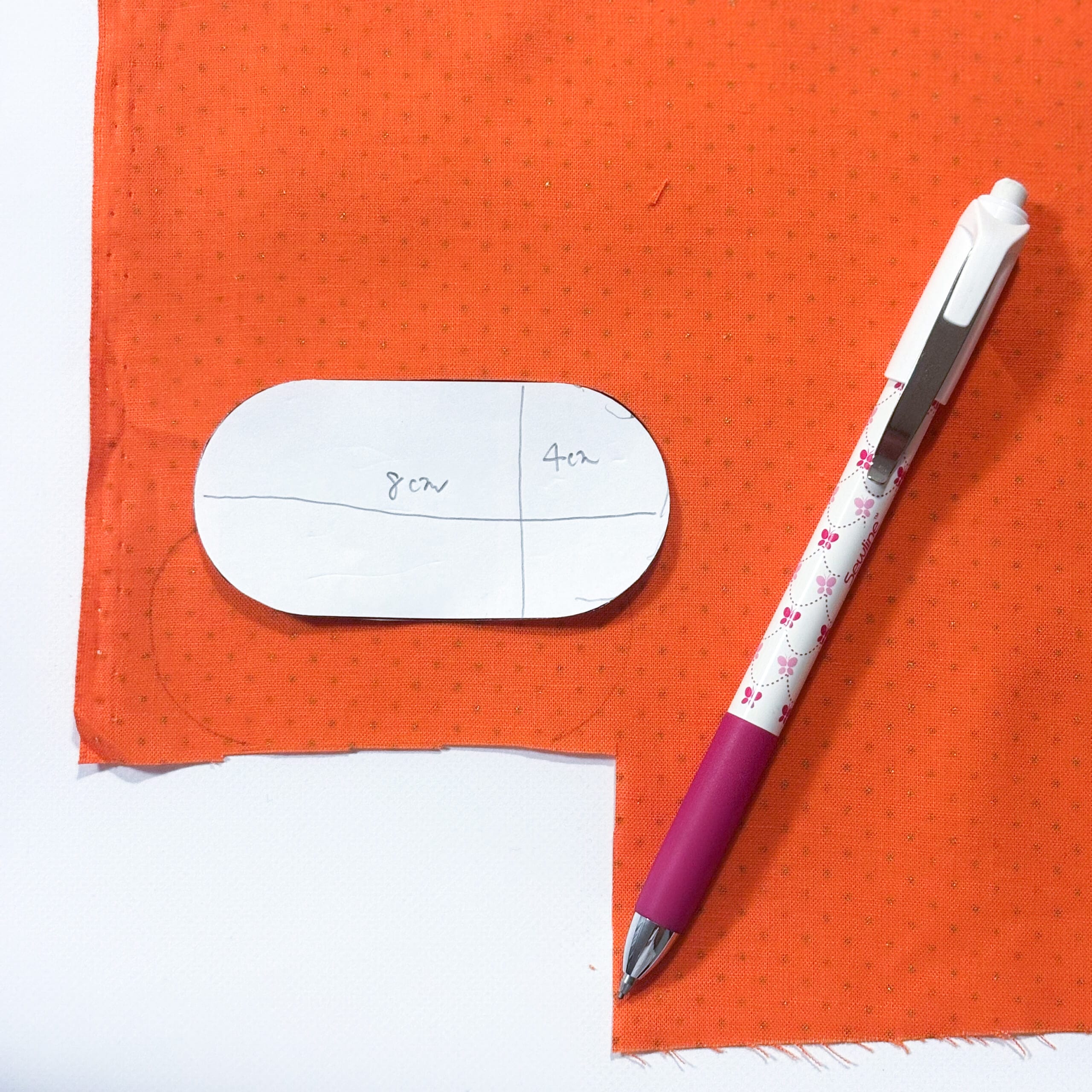 はぎれとリボンの型紙とペン