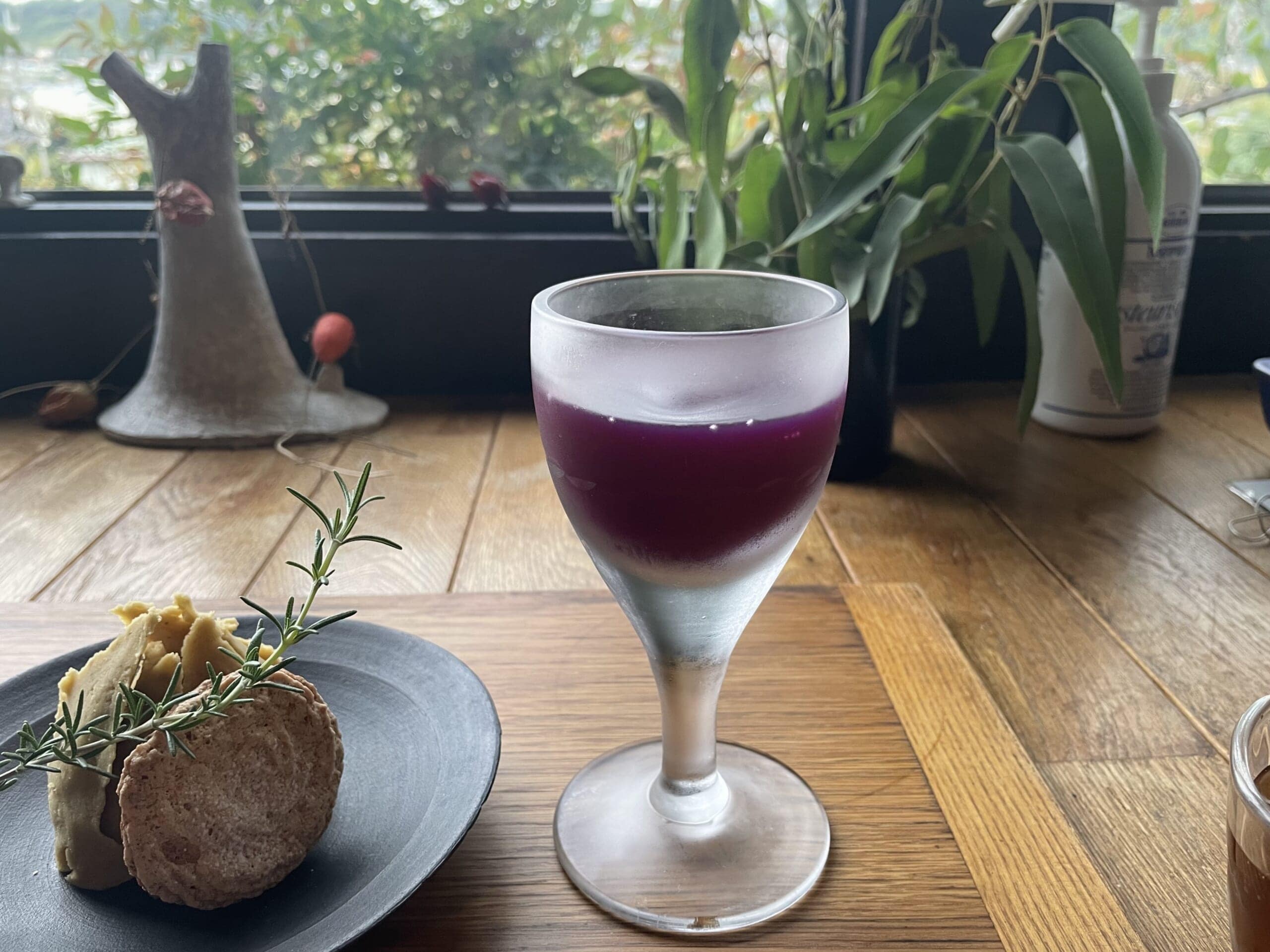 JIKE STUDIOカフェの山葡萄のジュース。