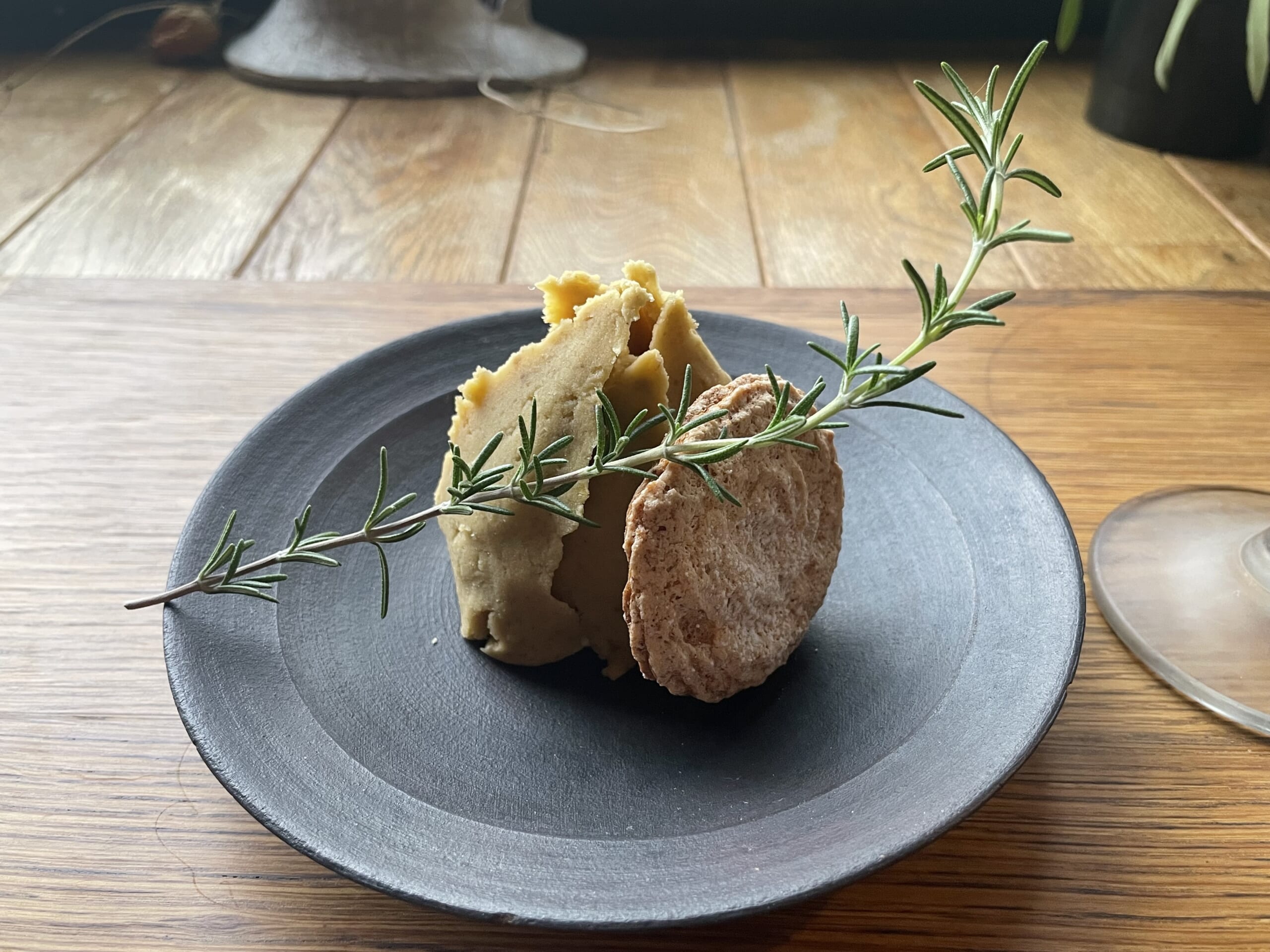 JIKE STUDIOカフェの「JIKEのモンブラン」。