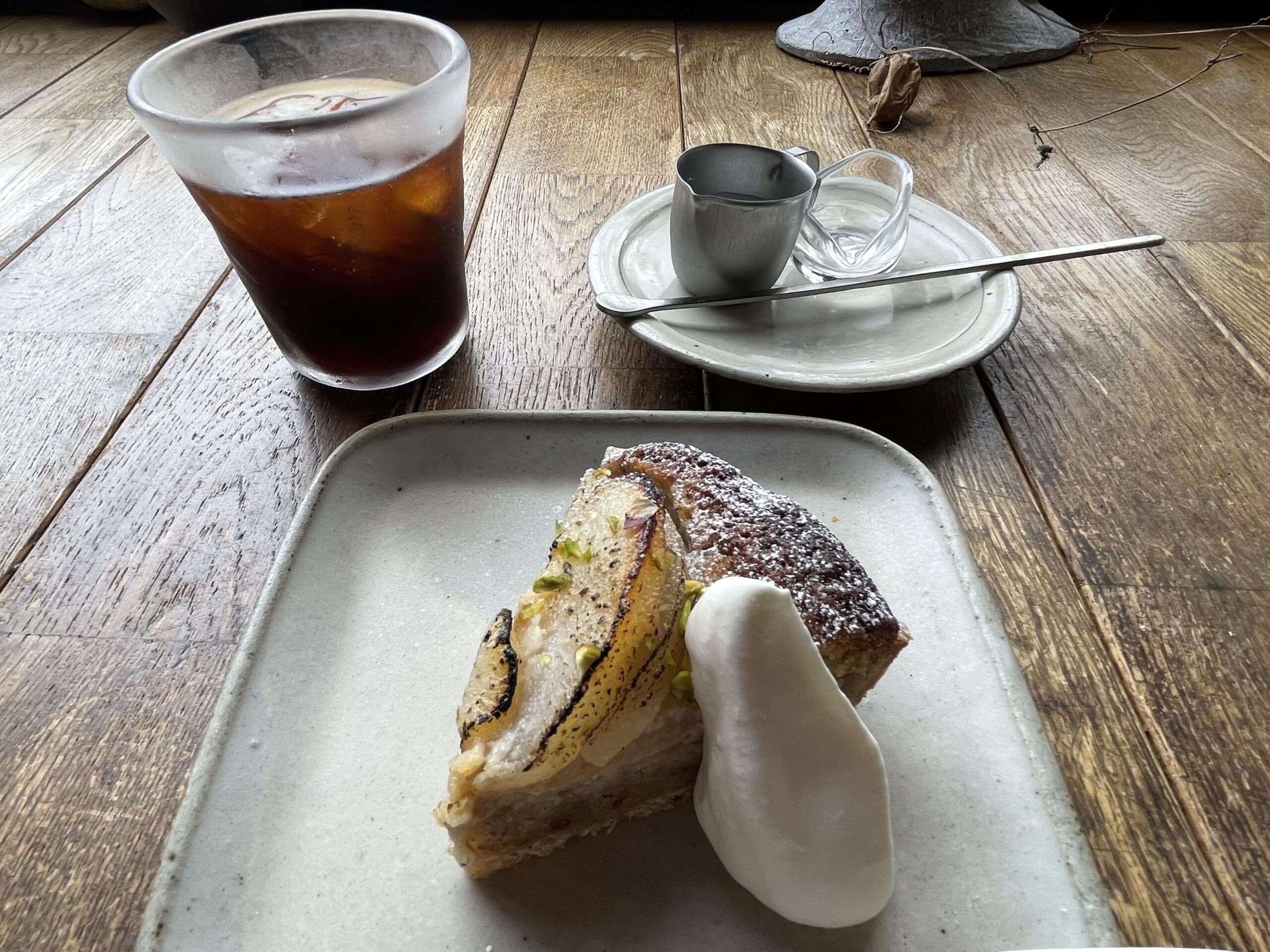 JIKE STUDIOカフェの「梨のタルト」